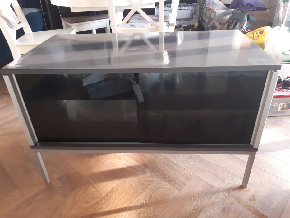 Szafka rtv ikea szklane dzrzwi kolor stalowy