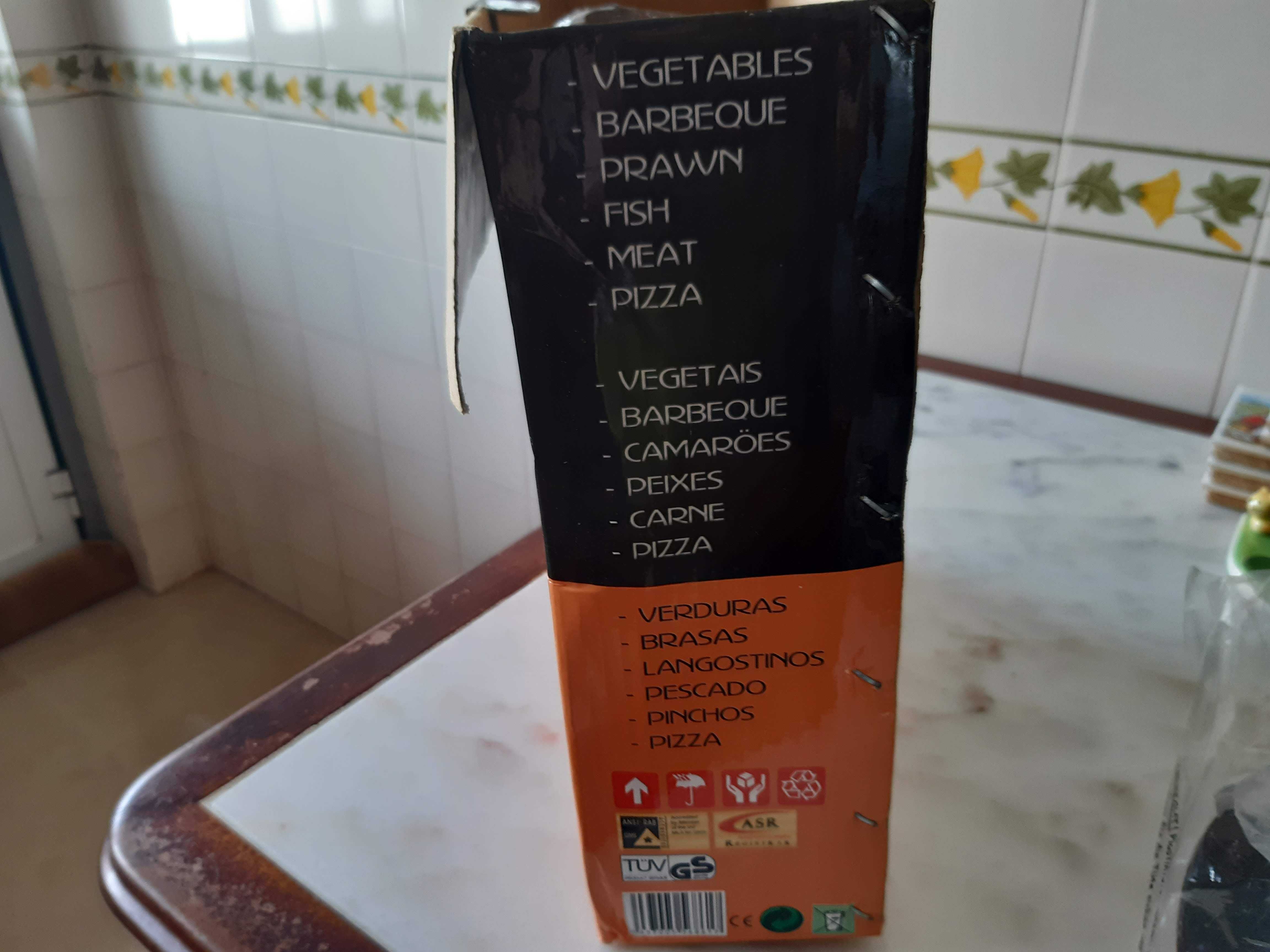 Frigideira multifunções elétrica, NOVA, na embalagem