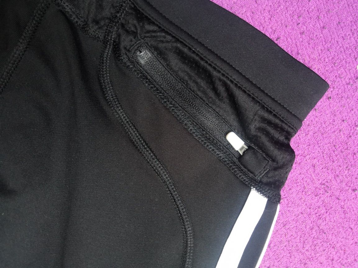 Leginsy adidas krótkie