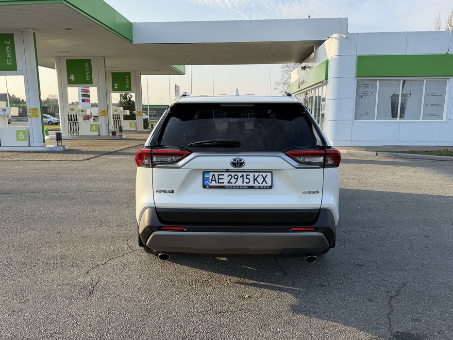 Toyota RAV4 Hybrid 2020 Official