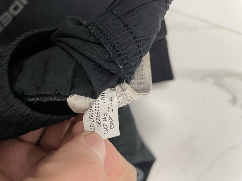 Чоловічі шорти M under armour оригінал бу