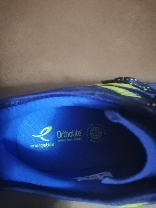 Чоловічі кросівки великого розміру