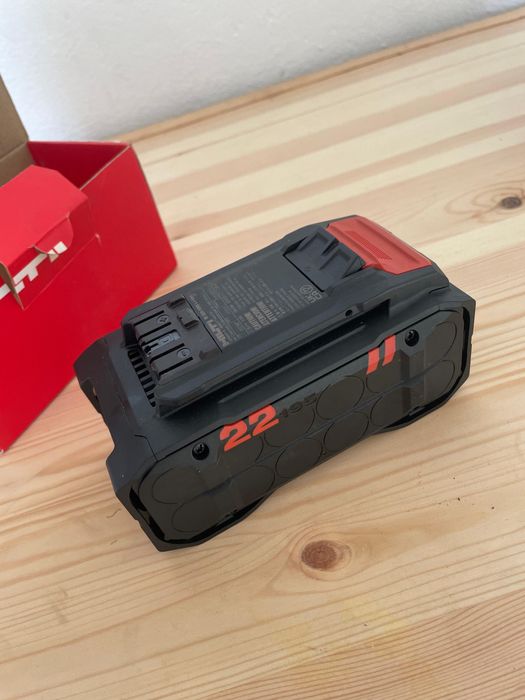 Baterial HILTY Nova em caixa original