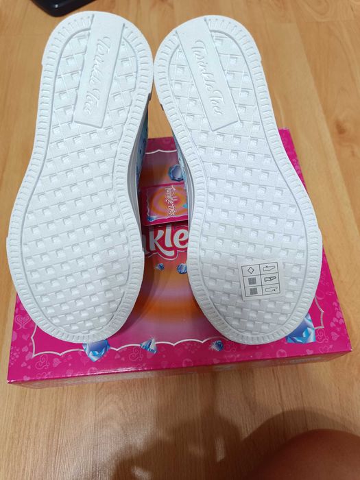 Sapatilhas Skechers novas 30