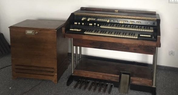 Organy Hammond TTR100 z leslie 120