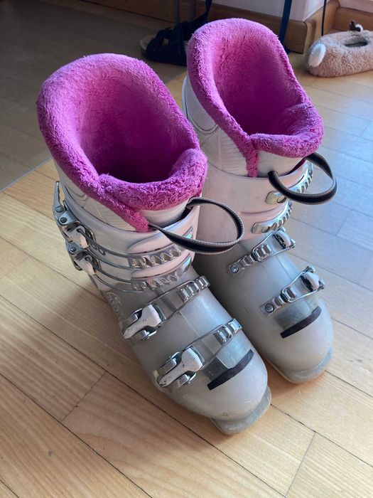 buty narciarskie dla dziewczynki Lange- roz skarpety wew 22,5cm