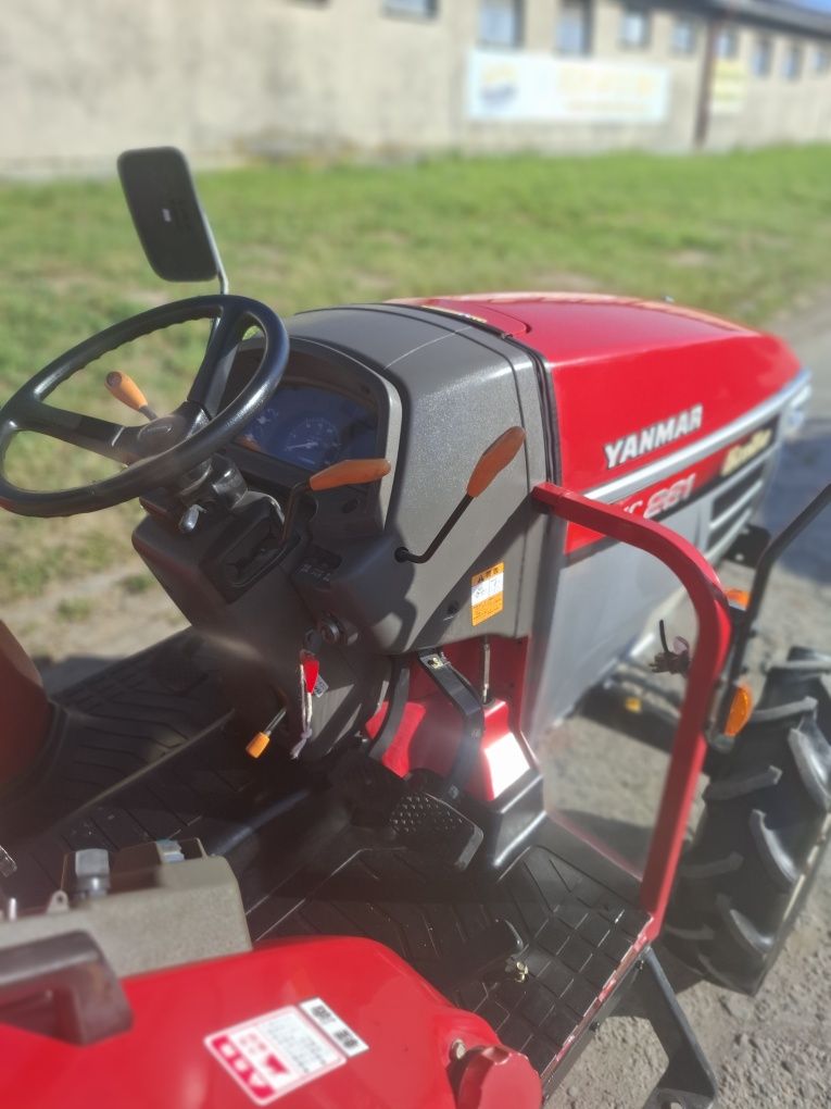 Traktorek ciągnik traktor japoński 4x4 yanmar US 261 piękny 26 km