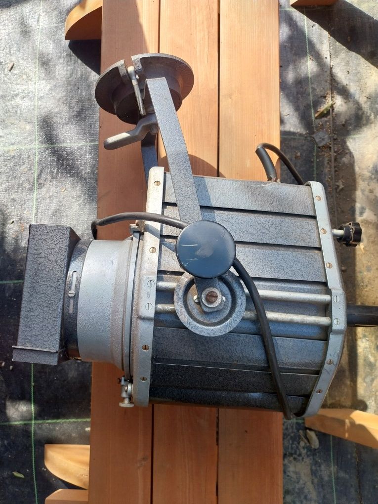Lampa teatralna,telewizyjna loft reflektor DDR 1980r.