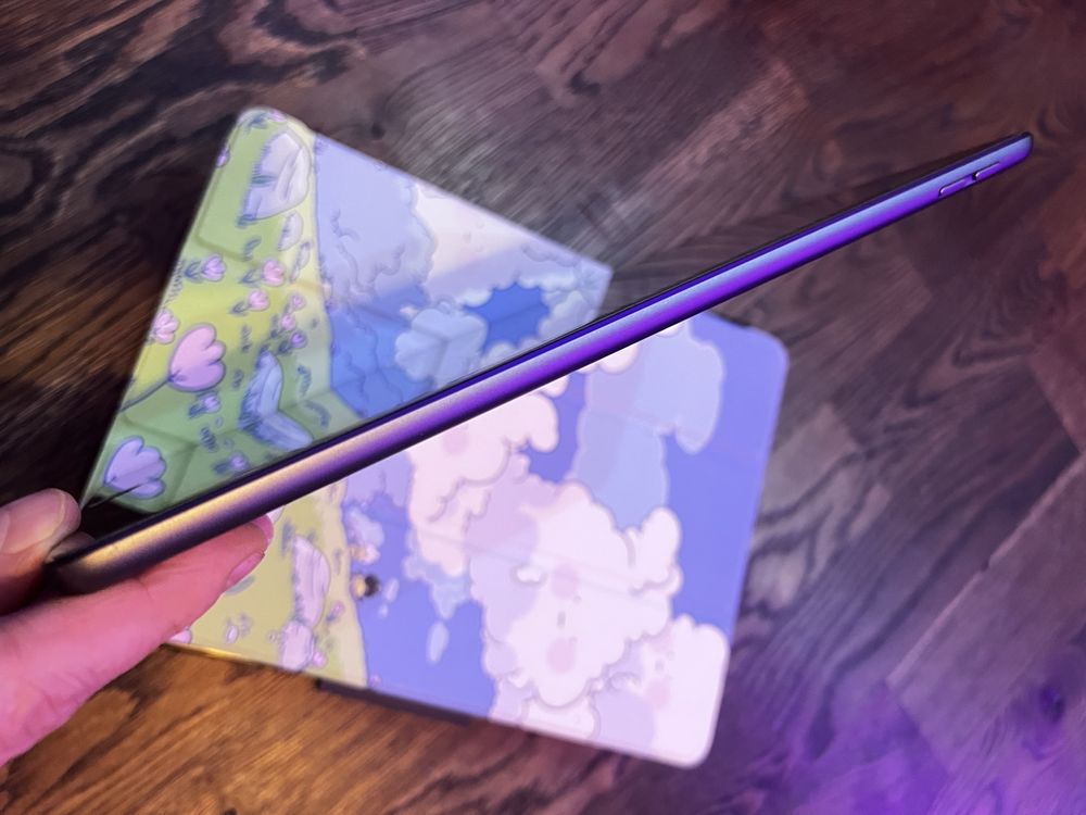 Ipad 10,2 „ 9 gen, 64 GB + apple pencil + logotech combo touch