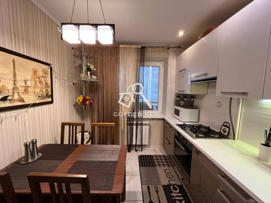 Продаж 3-кімнатної квартири на Бульварі Вечірьому