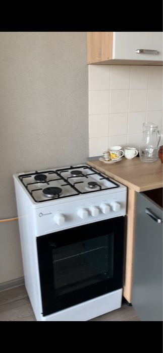 Продам недорого газову плиту