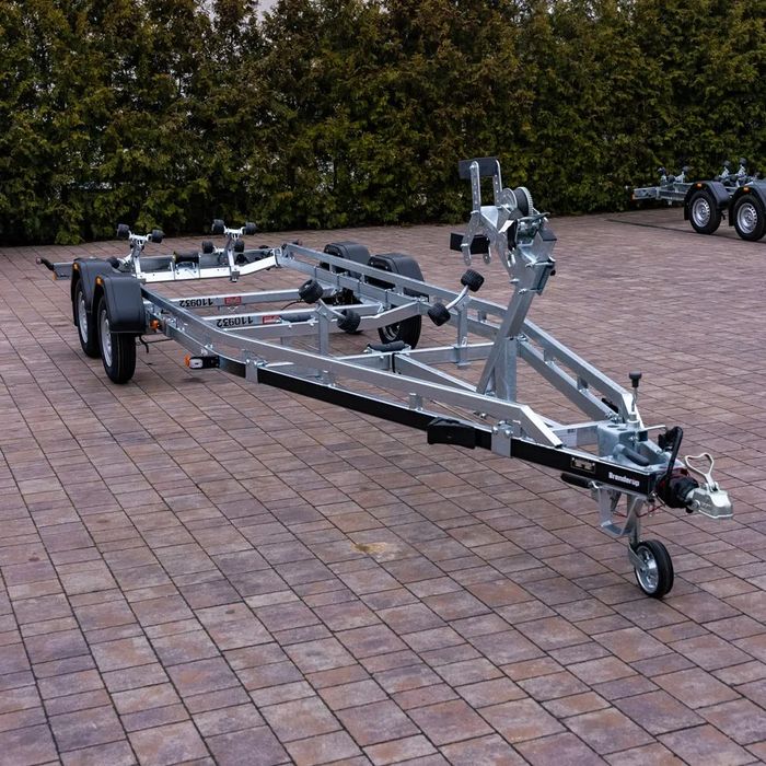 Brenderup Podłodziowa 7,2m  Przyczepa podłodziowa Brenderup DMC 2T Długość łodzi: 7,2m