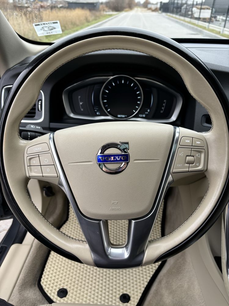 Volvo S60 (2015р)