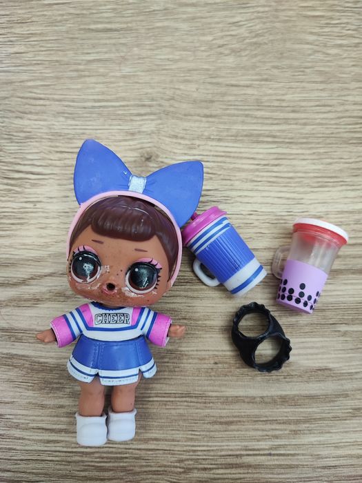 Laleczka LOL Surprise