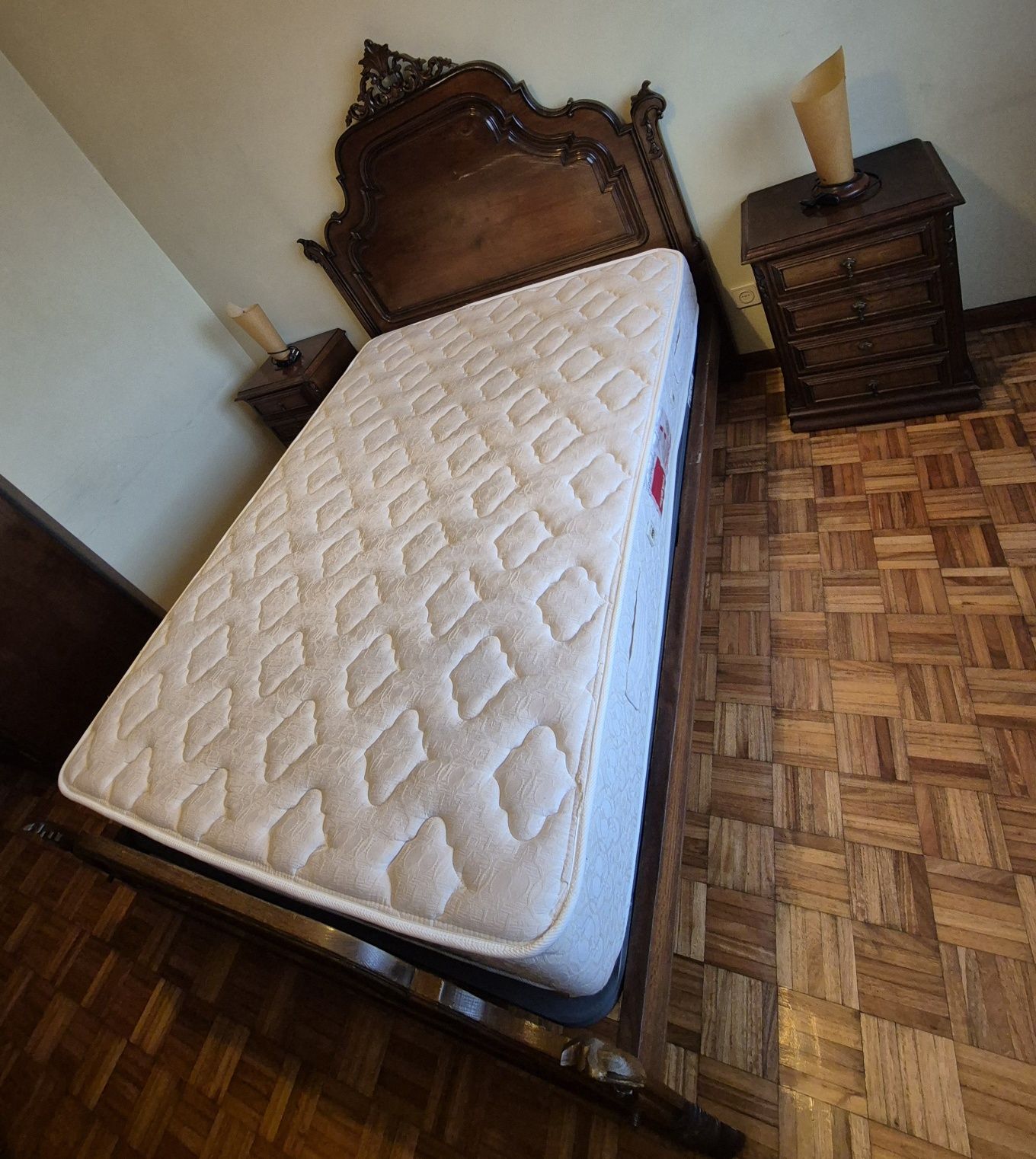 Quarto completo em castanho