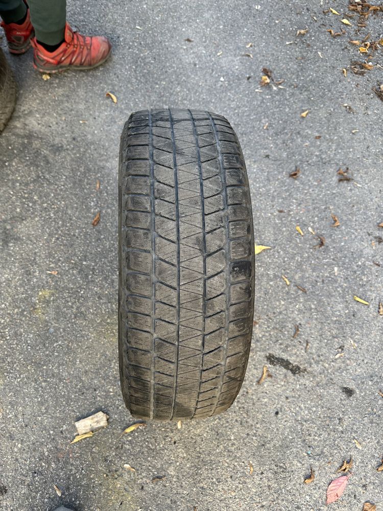 Шини зимові 215/65 R16 гума резина колеса