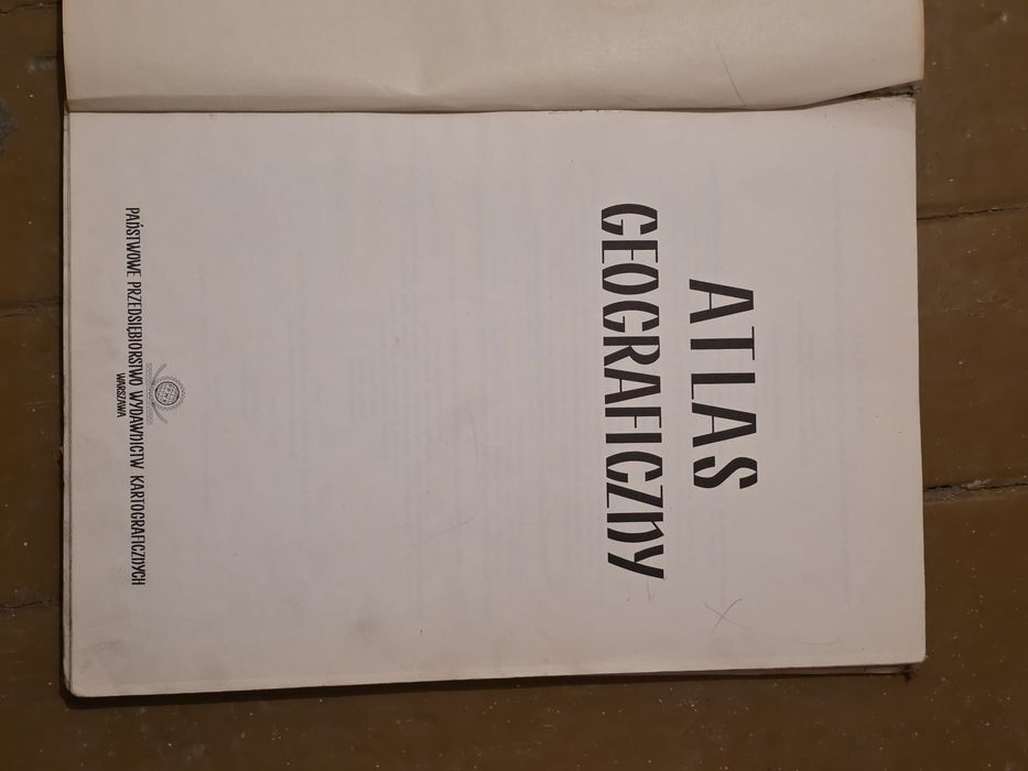 Stary atlas geograficzne z 1967 roku