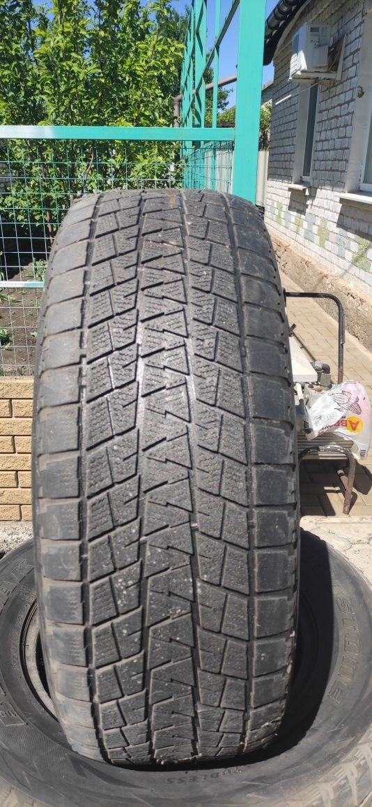 Bridgestone 265/65r17