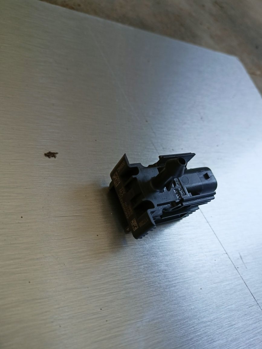 Audi Q7 II 4M0 absorber czujnik ochrony pieszych