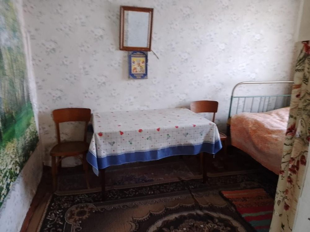 Дом с усадьбой / Будинок з усадьбою