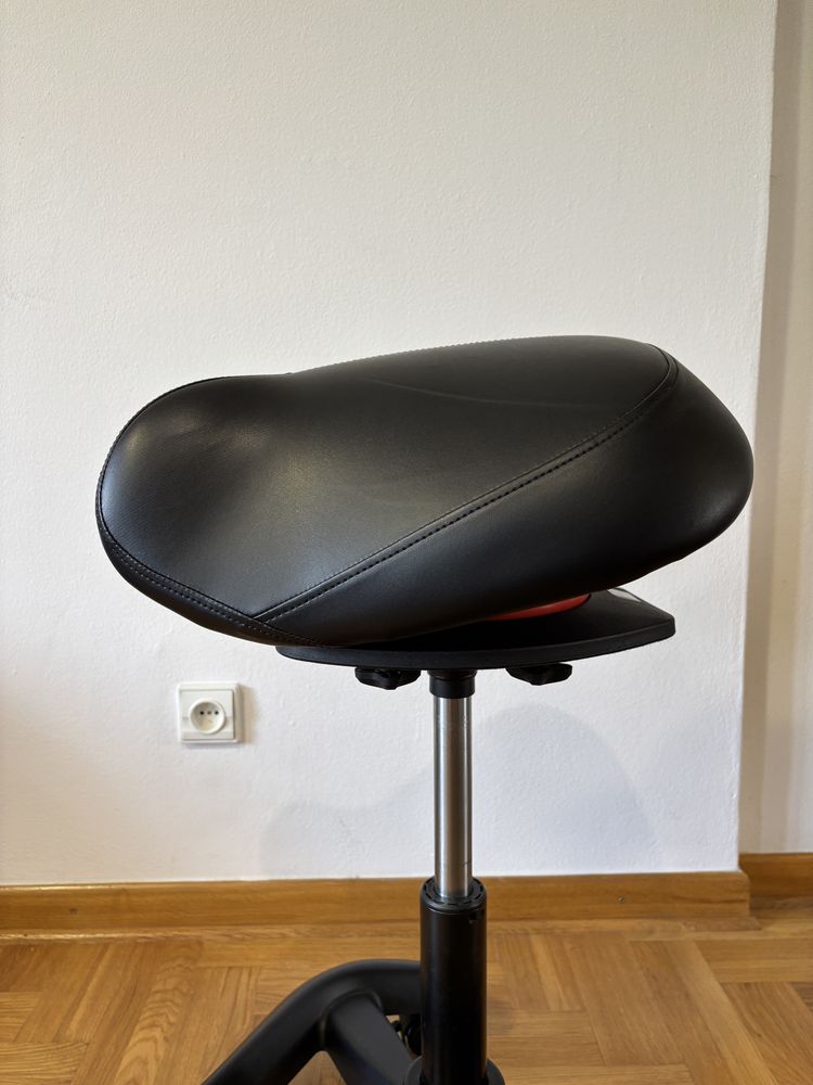 Ergonomiczny stołek siodłowy BH6