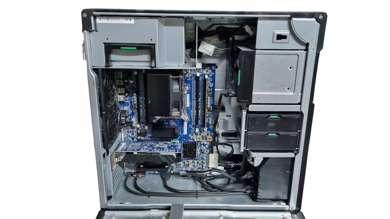 HP Z640 / Xeon E5-2620 v3 / 32GB / 256GB / GTX 750TI