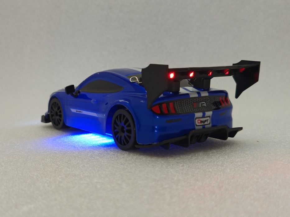 Zdalnie sterowany samochód RC drift 4WD – Mustang GT