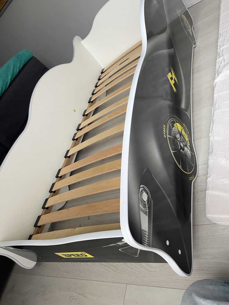 łóżko  160x80 chłopięce w formie auta.