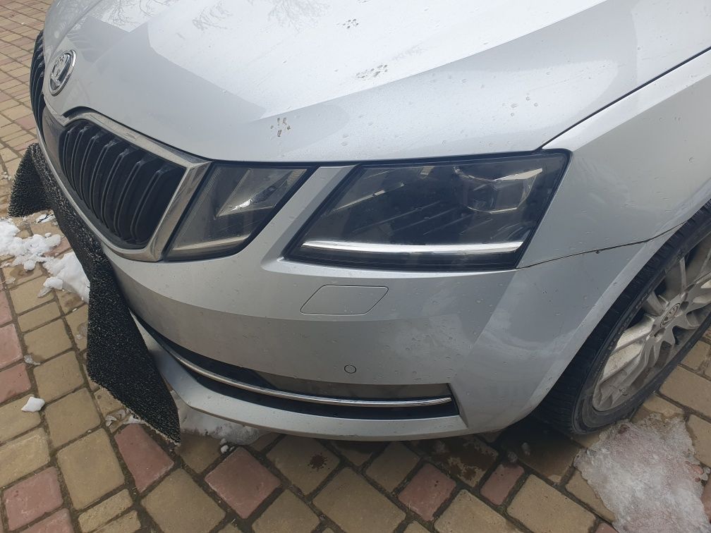 Бампер передній Skoda Octavia A7 FL Шкода Октавія А7