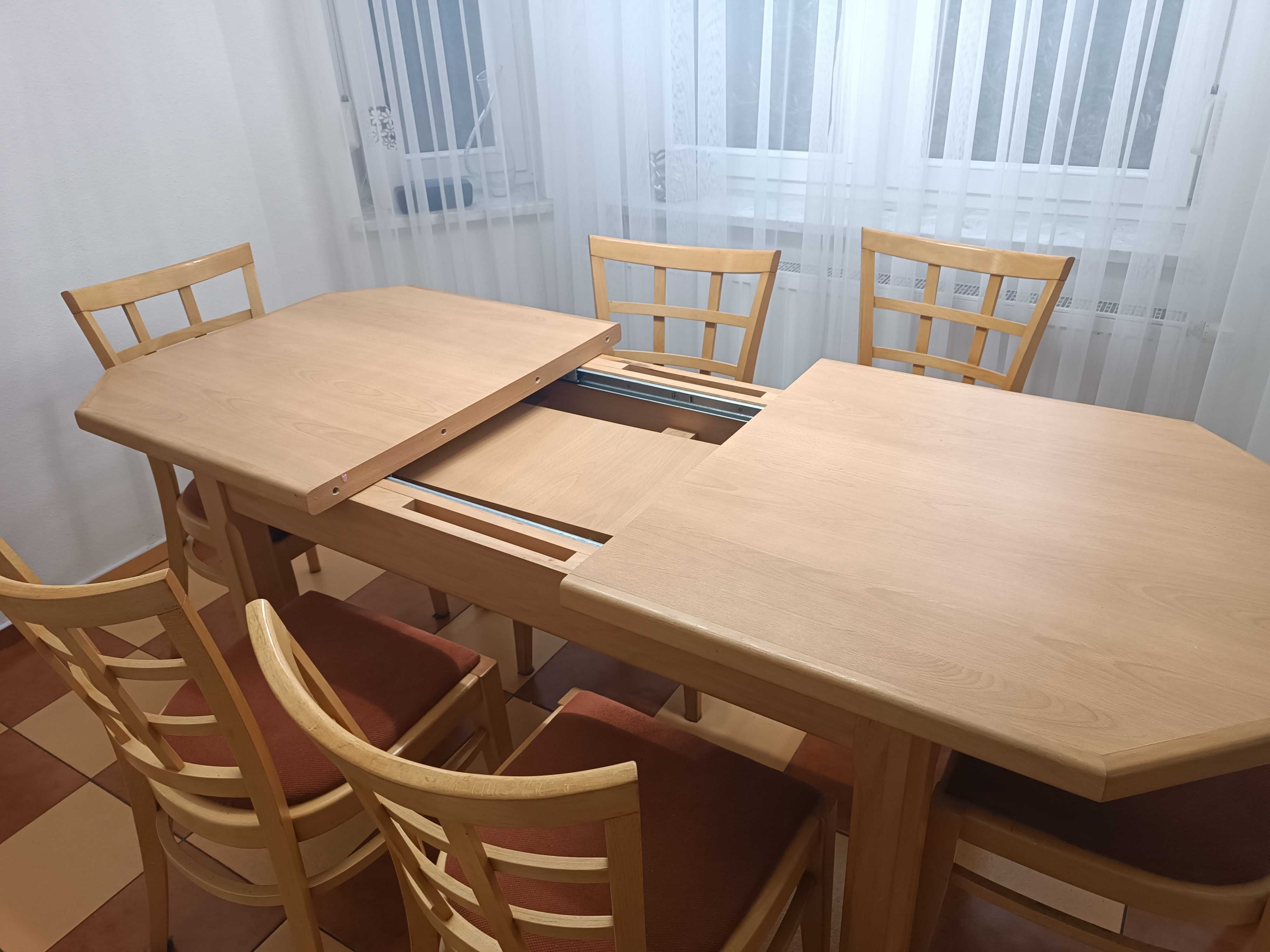 Stół rozkładany z 8 krzesłami - idealny do jadalni!
