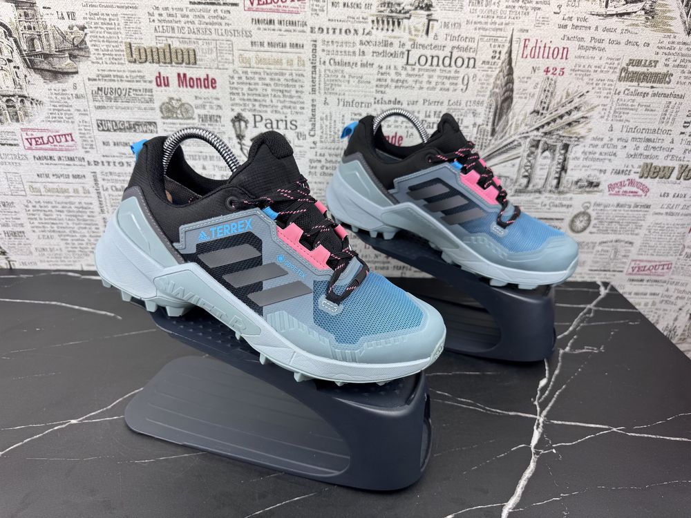 Трекінгові кросівки Adidas Terrex GORE-TEX Розмір 40