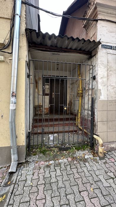 Продаж; квартира; приміщення; Чернівці; центр; фасад;