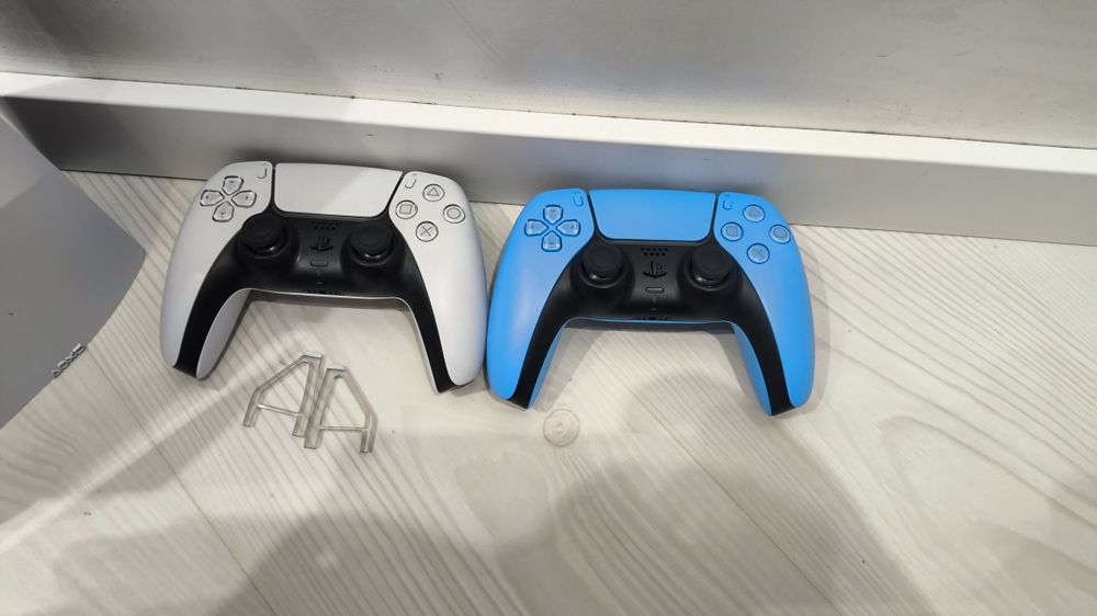 PlayStation 5 slim 2024 два диска і джойстик + телевізор можна окремо