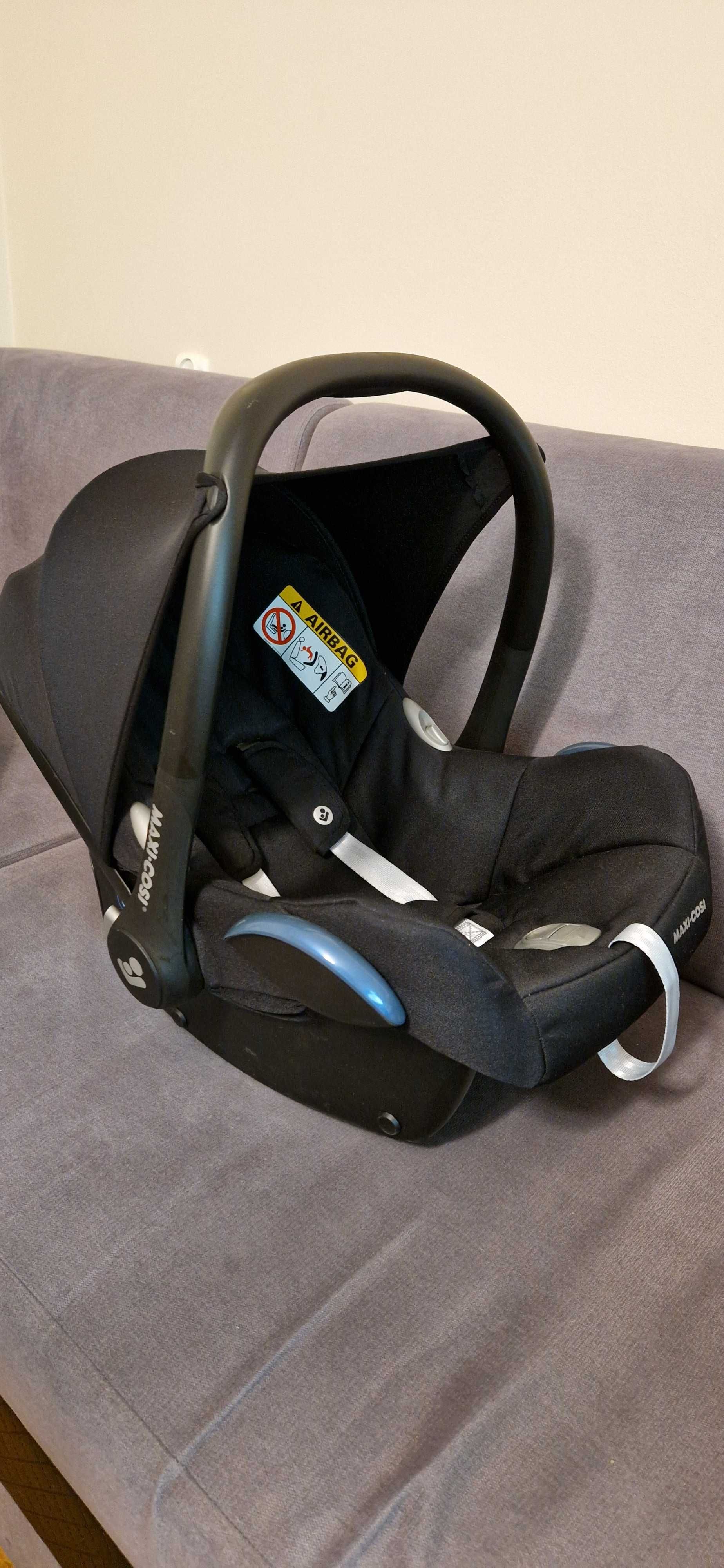 Maxi cosi-nosidełko Cabriofix, baza Familyfix, wkładka dla niemowlaka