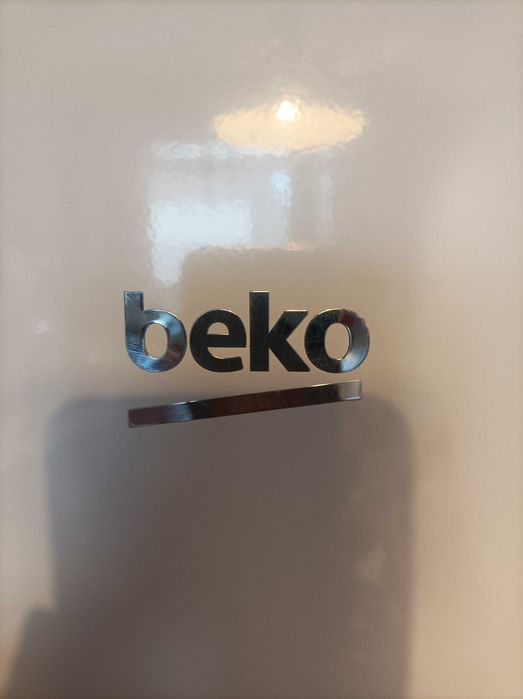 Lodówka Beko, 143 cm