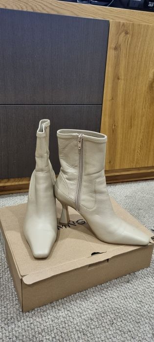 Botins cor Nude Novos