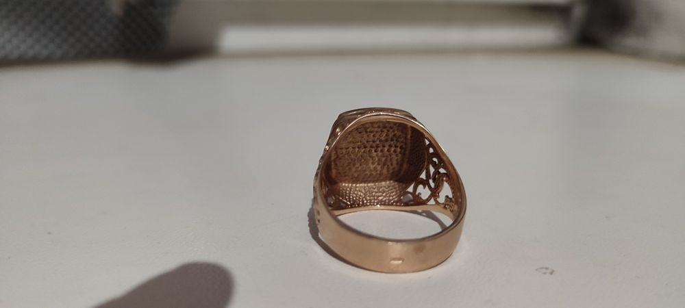 Продам золоту печатку