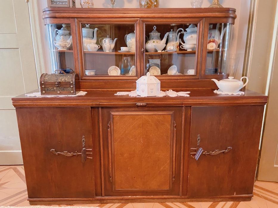 Stylowy kredens komoda z nadstawką wysuwany blat z marmurem