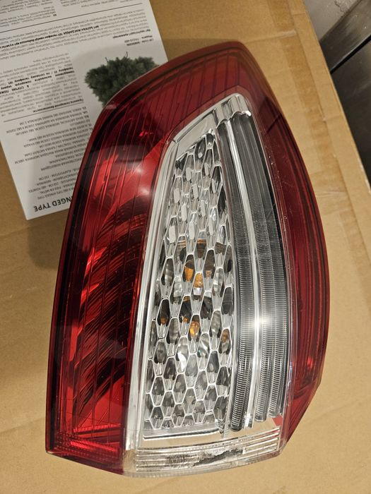 Lampa tył lewa strona w błotnik do Forda Mondeo mk4 polift