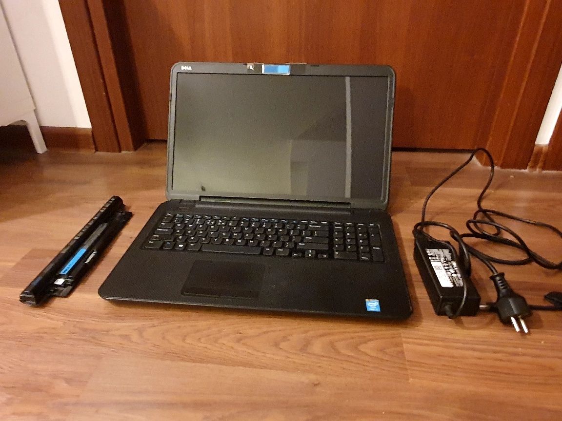 17' cali - Dell Inspiron 3737