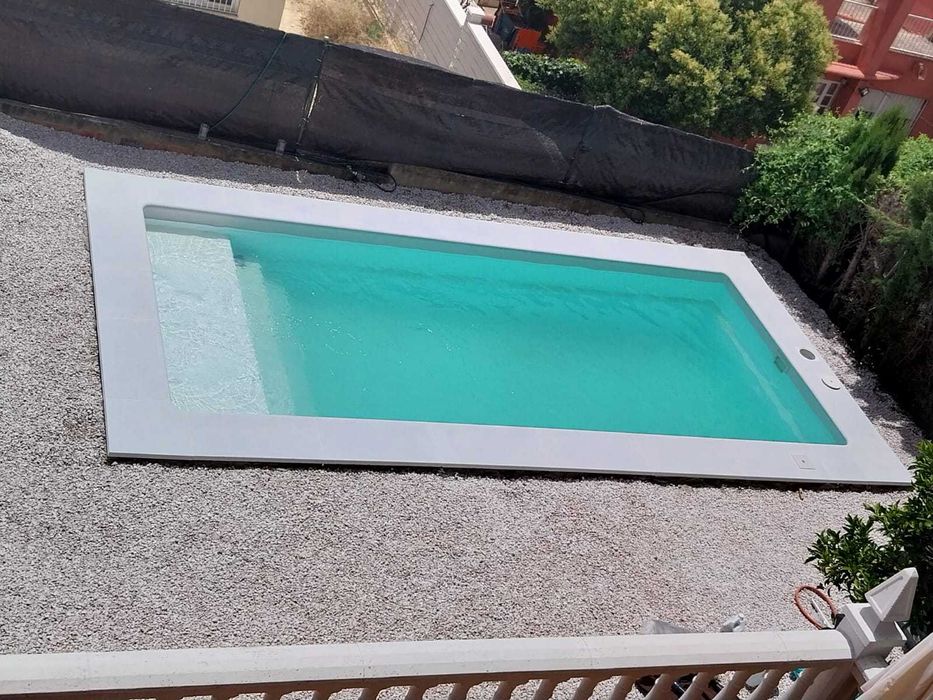 Piscina 7000x3000 TURQUESA con playa