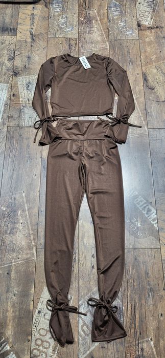 Komplet damski bluzka top legginsy czekolada wysoki stan wiązania S M