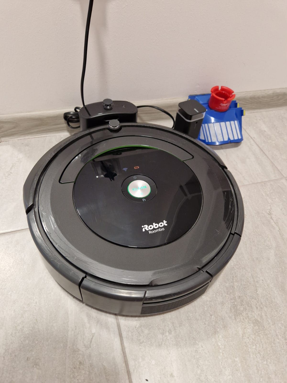 iRobot Roomba 696