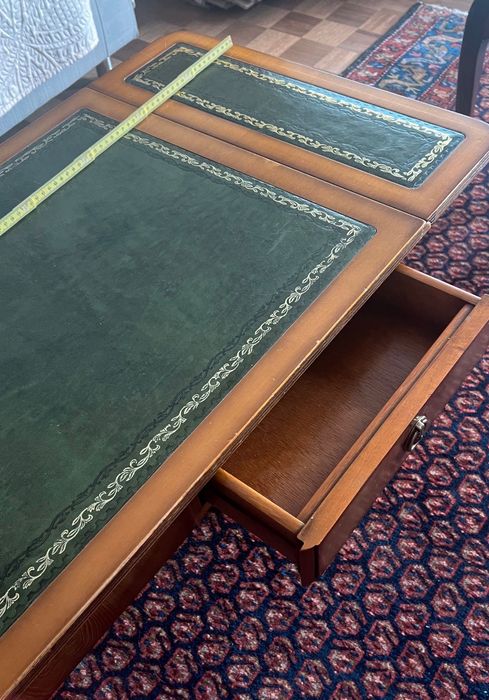 Mesa de centro estilo Regency / Regency Coffee Table in solid Yew