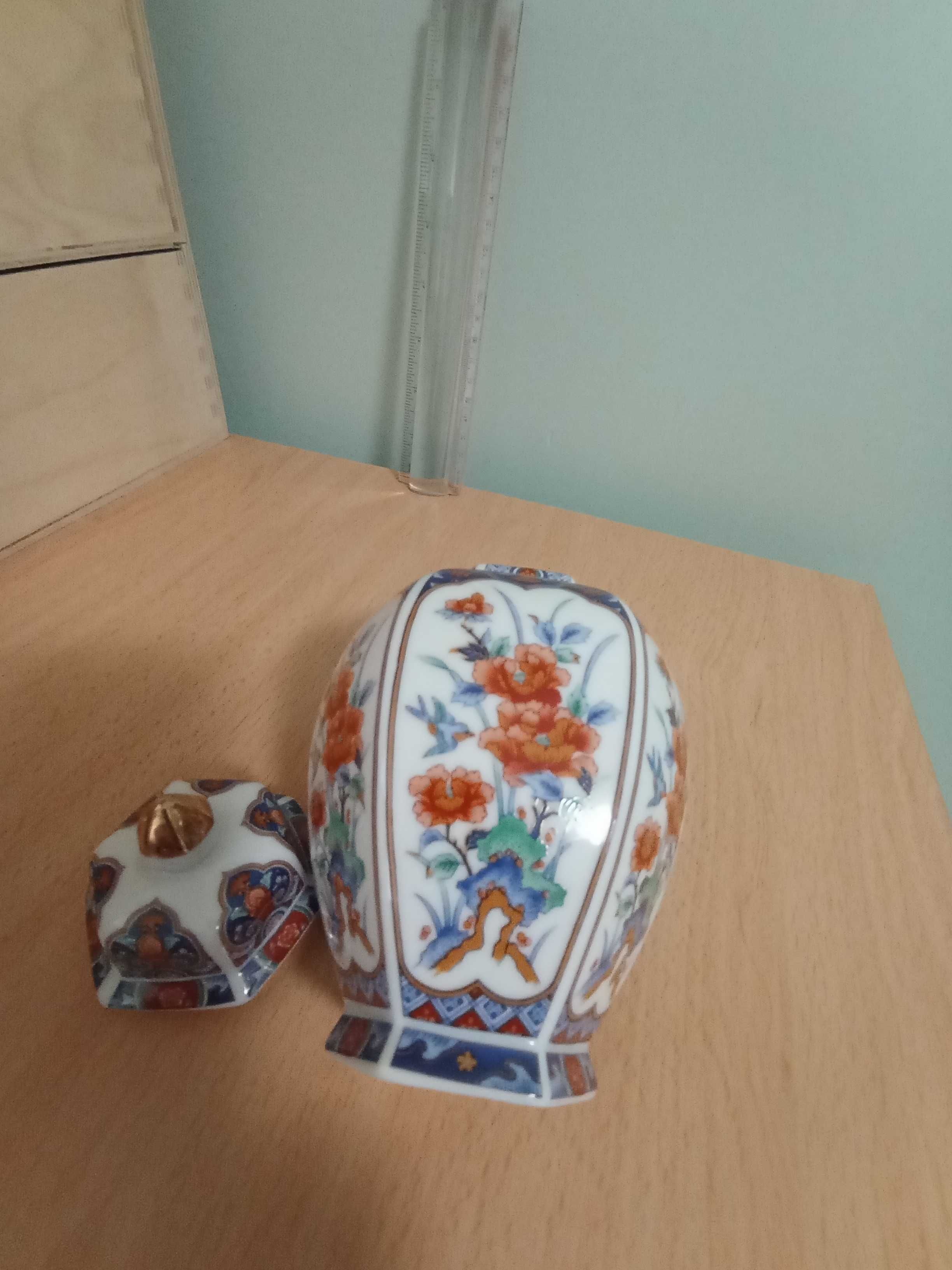 Pote de porcelana Imari