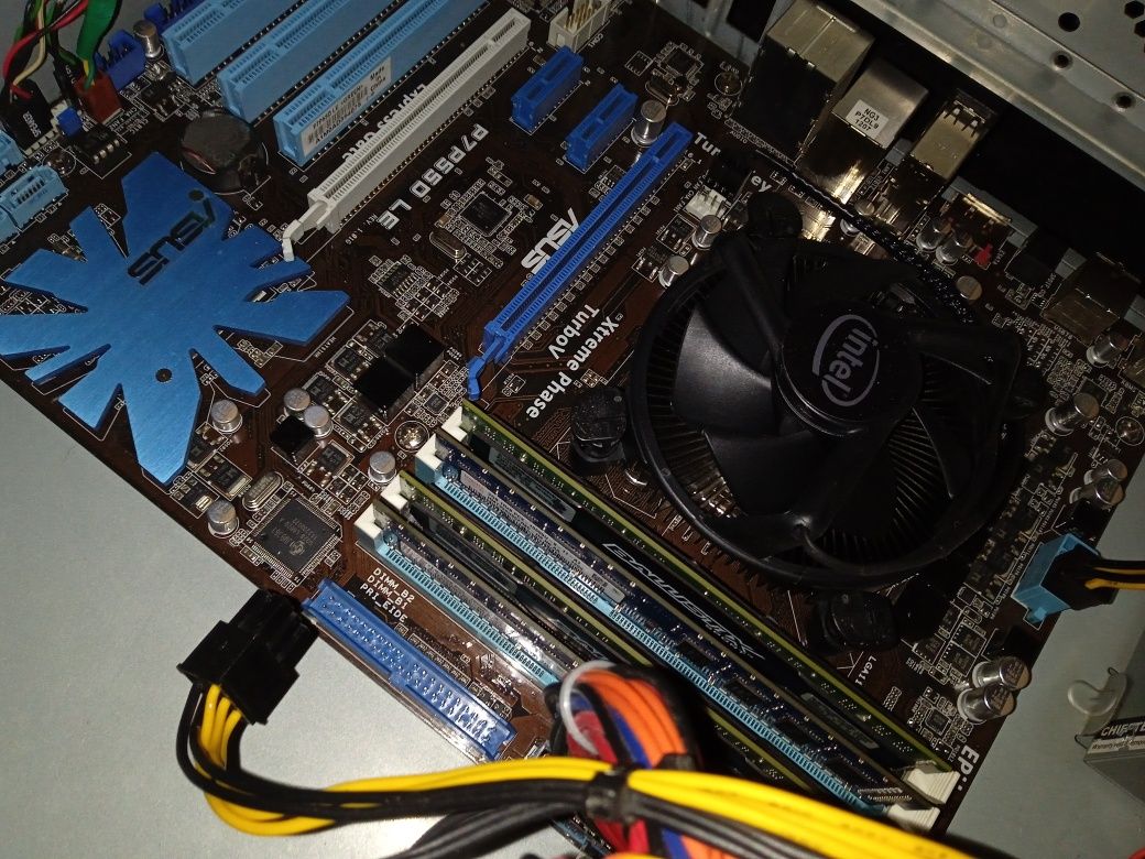 Asus P7P55D-LE + Intel Core i5-750 2.66Ghz