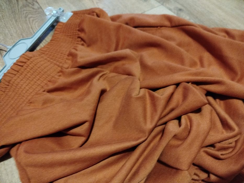 Nowe spodnie dresowe