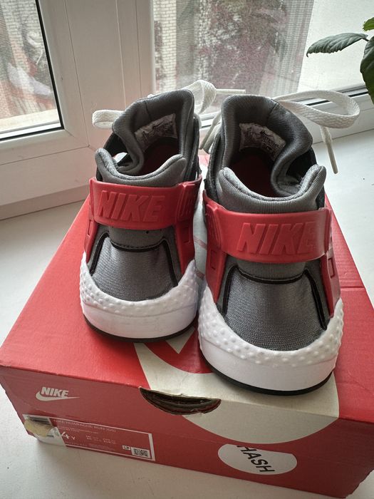 Кросівки Nike Air Huarache Run Gs Smoke Grey University Red 35-36