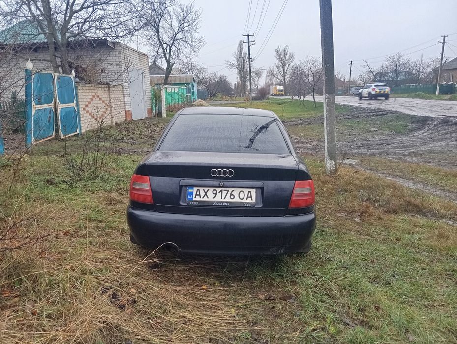 Ауді 1.8 газ/бенз в робочому стані