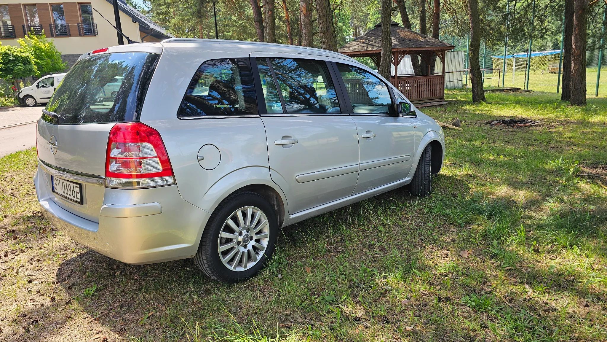 Opel Zafira 2009 r 1.8 Wersja FAMILY 7 Osobowa NAVI Fotele Grzane Klima PDC Alumy